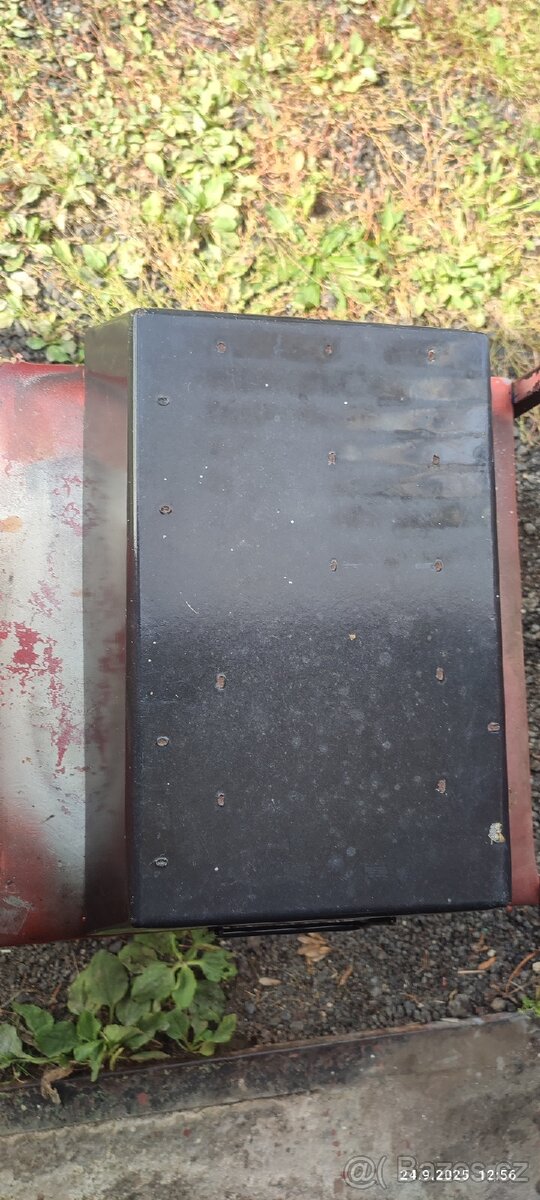 Prodam pekac smaltovany do kuchyne nebo pro uzenare - 2