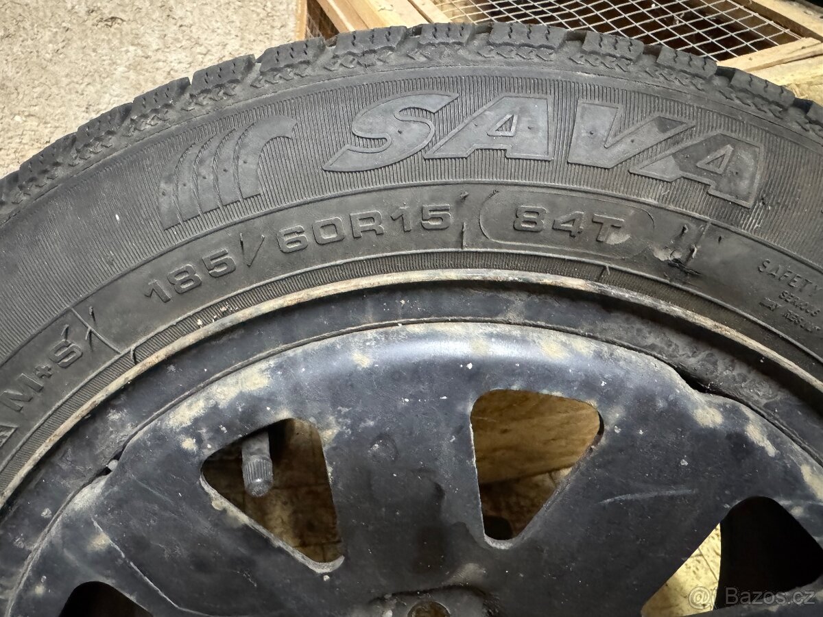 Zimní pneu 185/60/R15 - 2