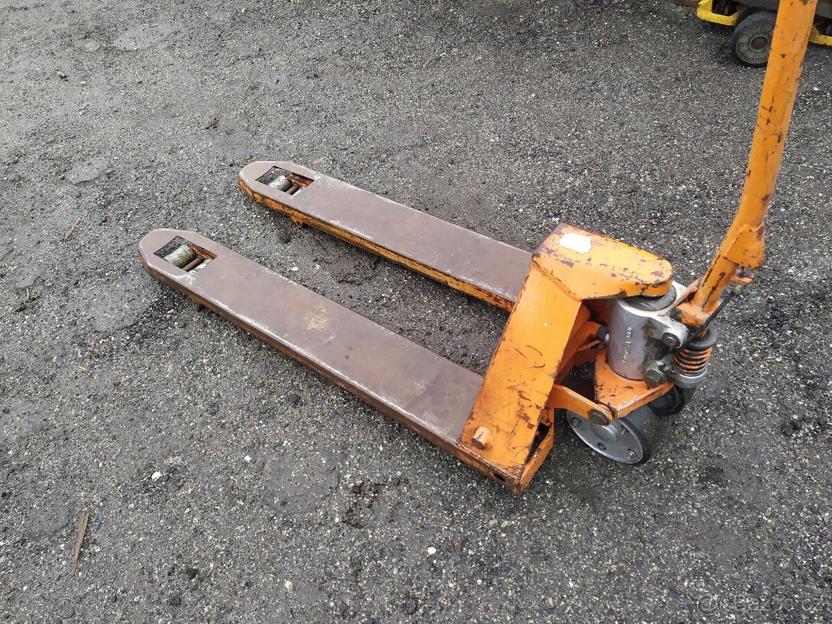 Ruční paletový vozík Kovo Cheb, v provozu, bez gumy - 2