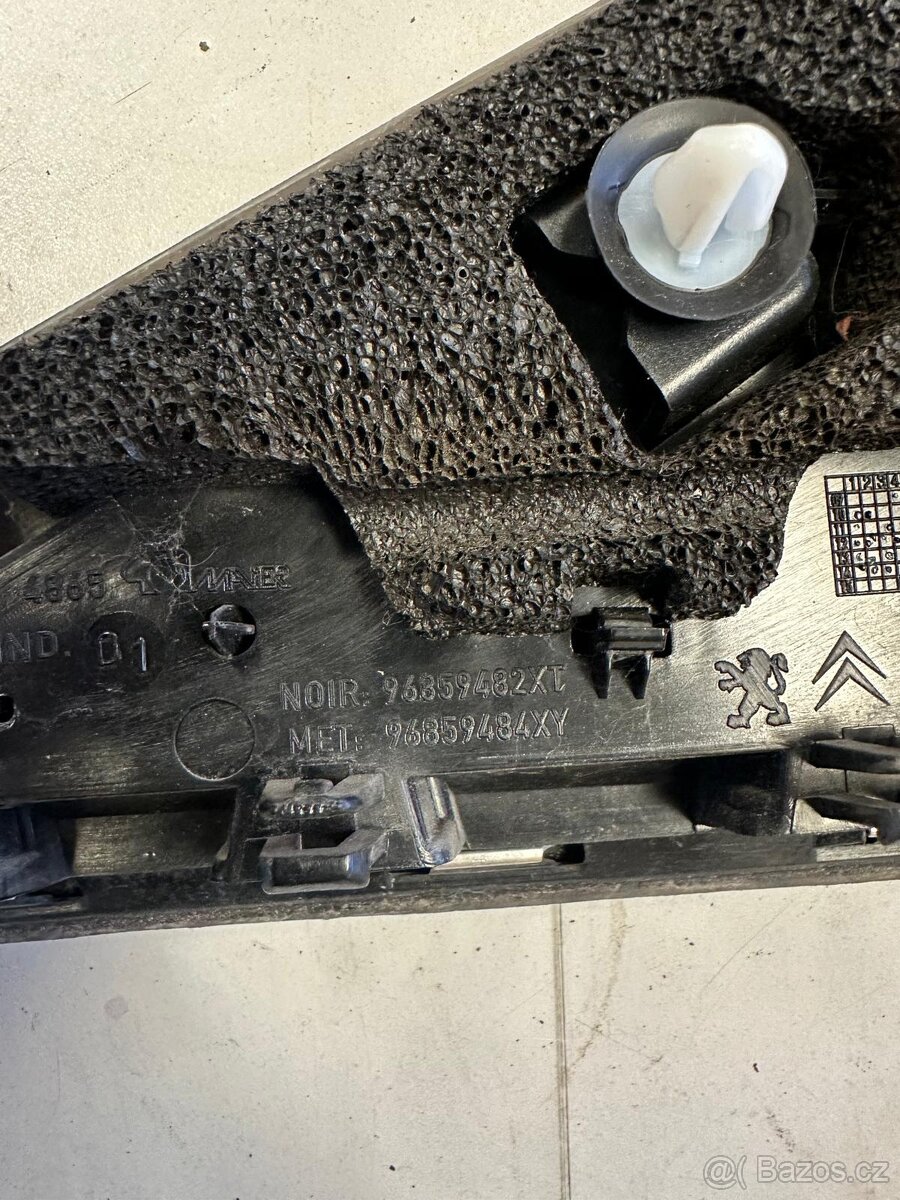 Kryt před pravém zrcátkem 96859482XT - 2