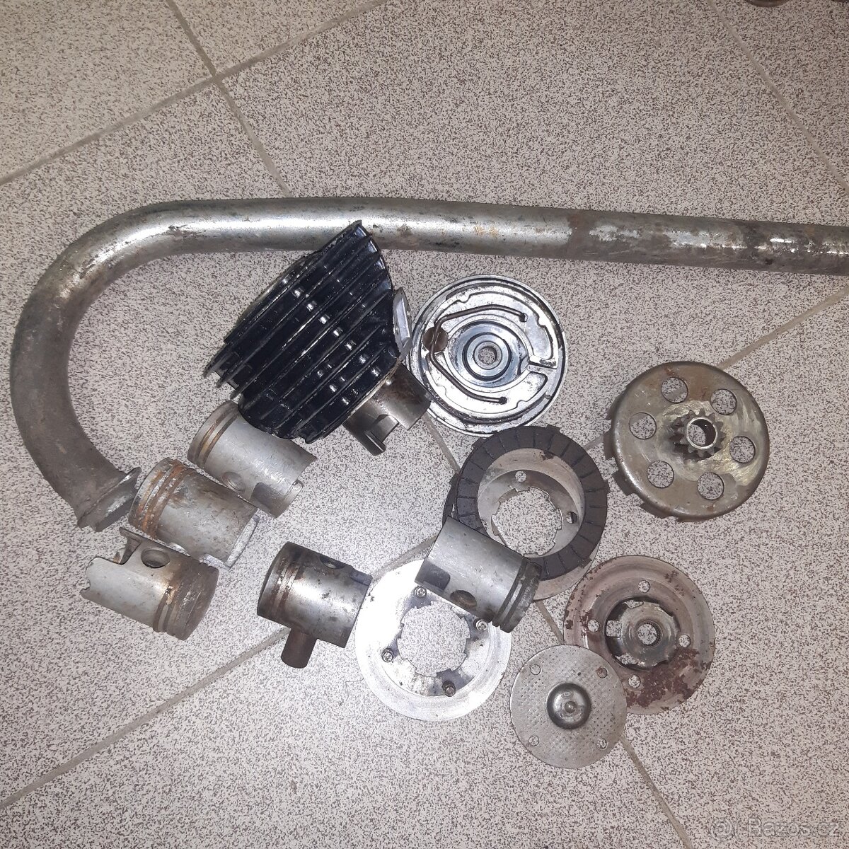 Stadion-díly válec atd - 2