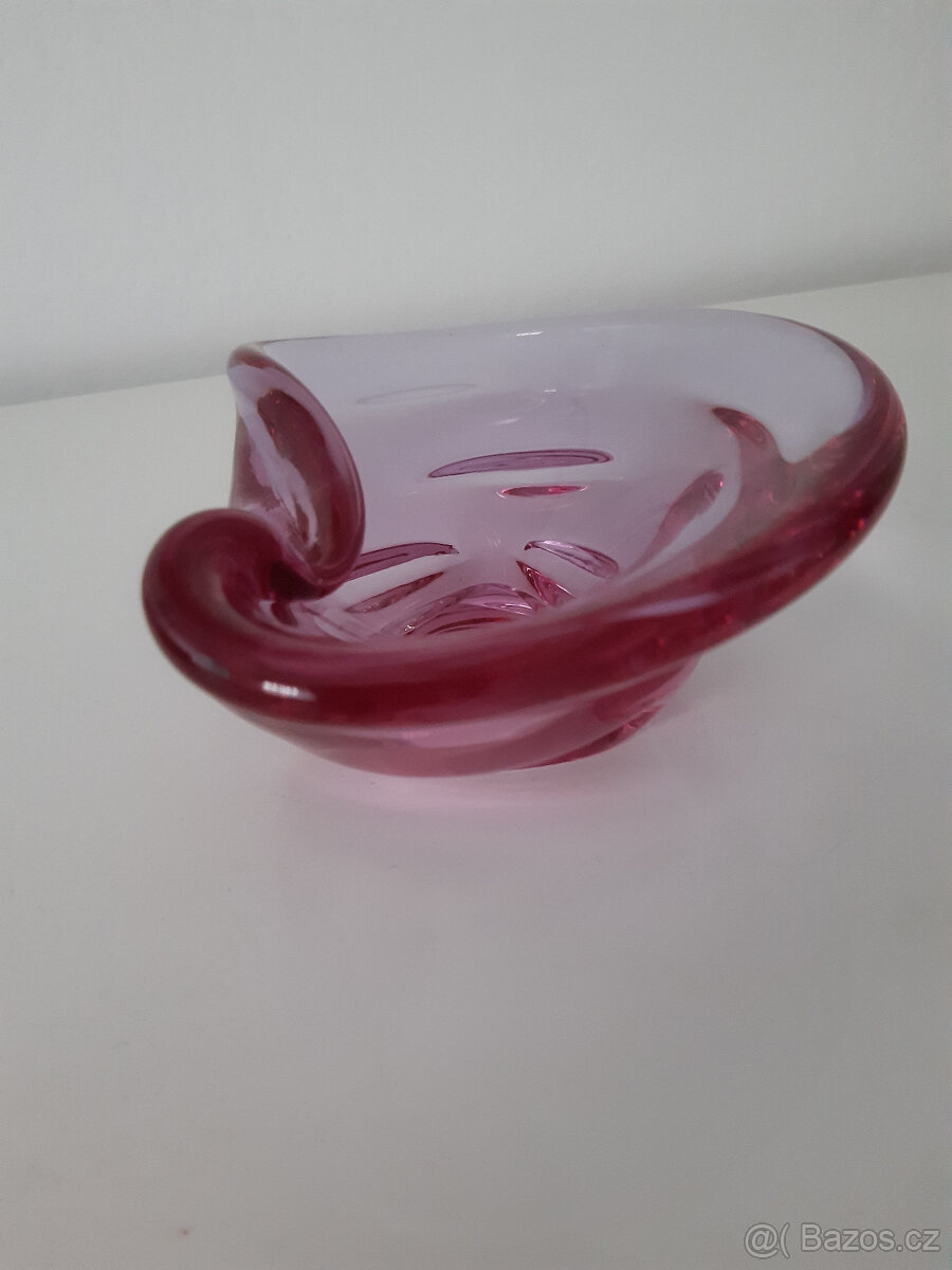 Nádherná menší miska z hutního skla, autor Miloslav Klinger - 2