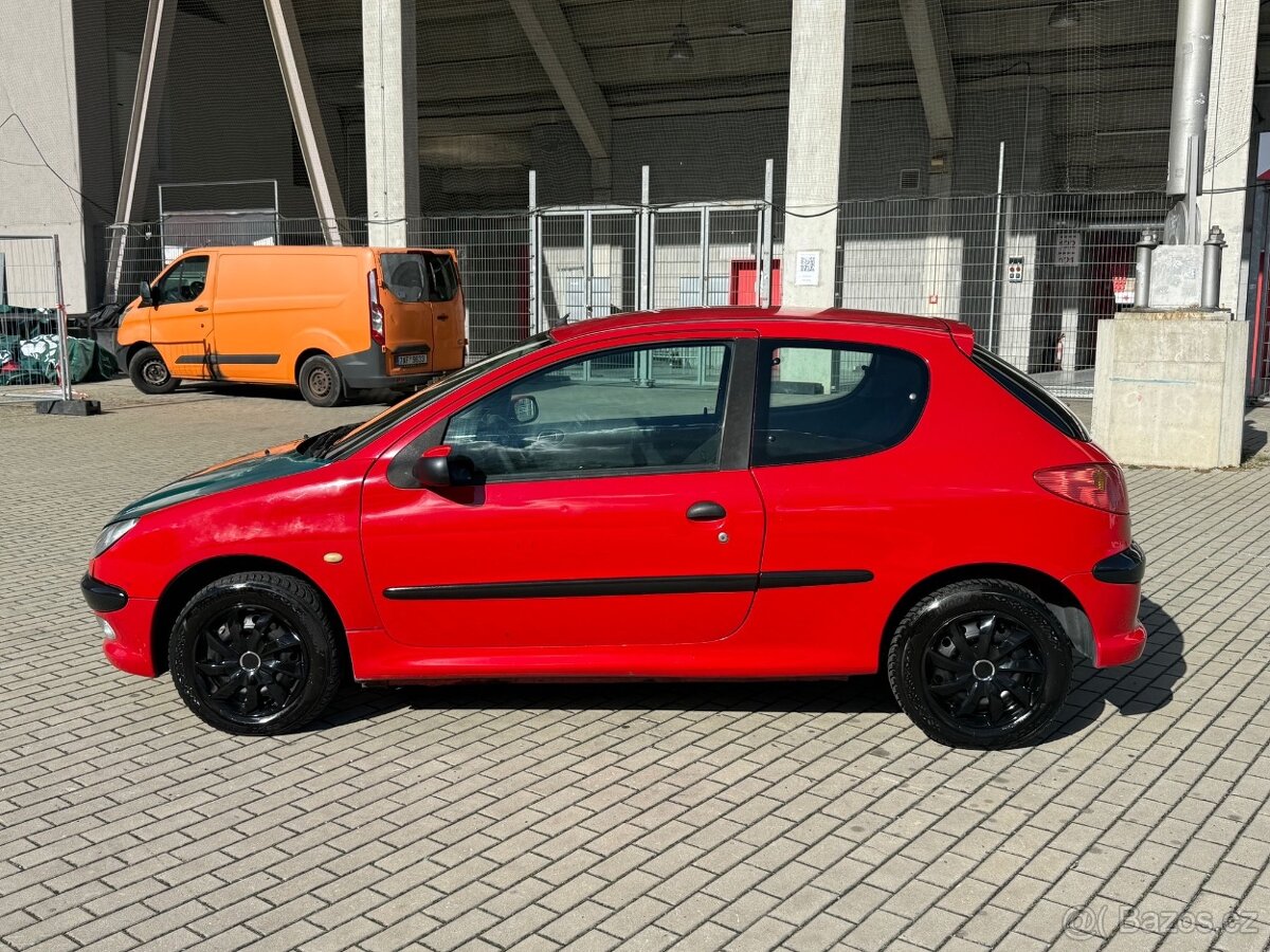 Peugeot 206 1.1i STK 5/2027 Plně pojízdné - 2