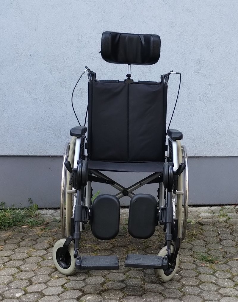 005-Mechanický invalidní vozík Meyra. - 2