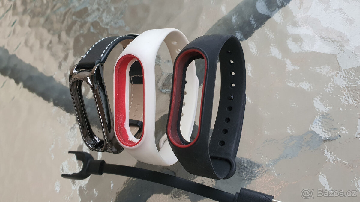 Mi Band 2 + náramky + nabíječka - 2