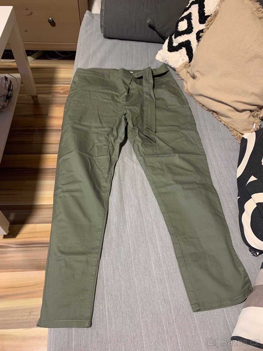 Prodám 2 dámské kalhoty vel. M - 2