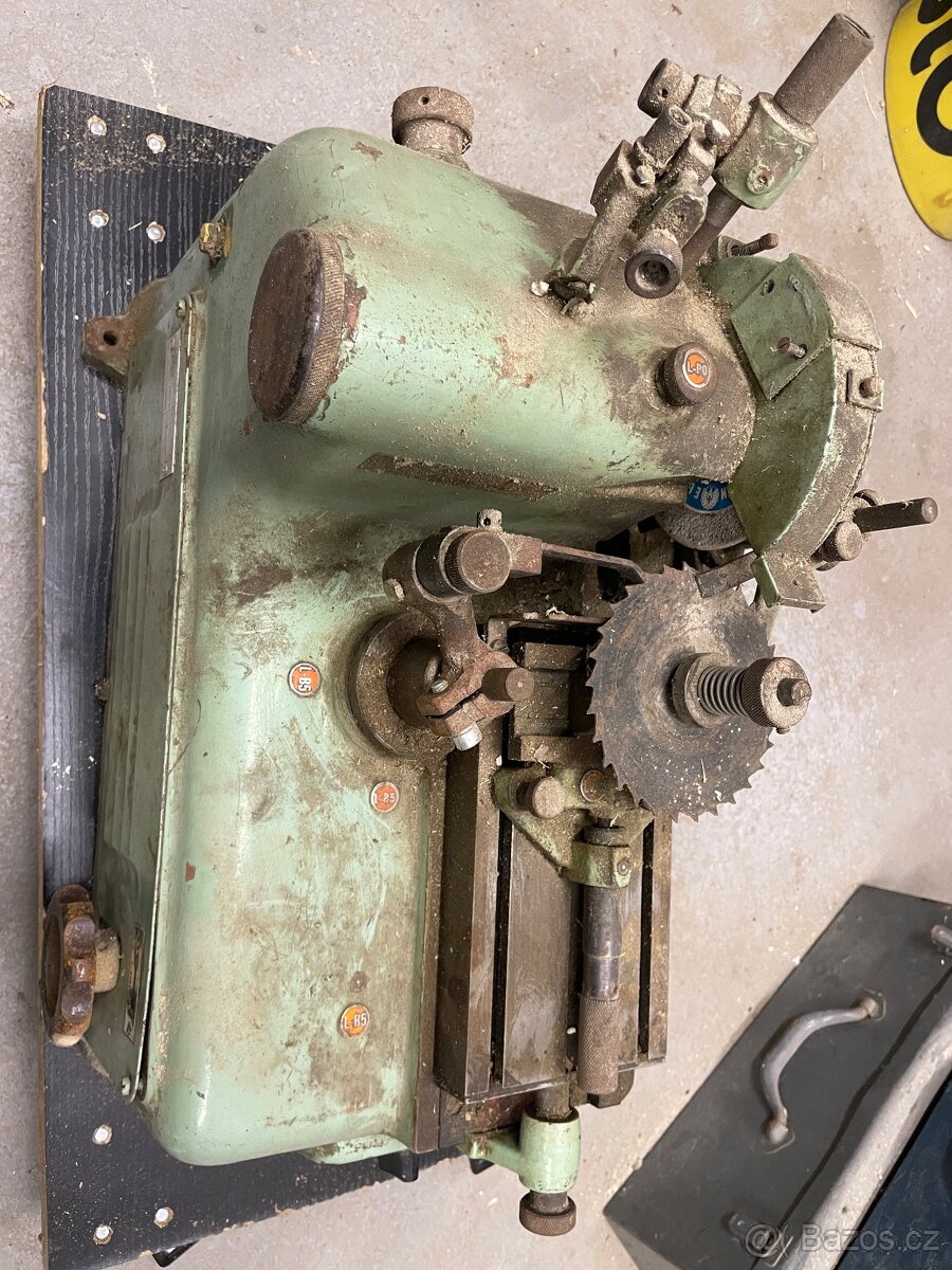 Bruska na pilové kotouče - 2