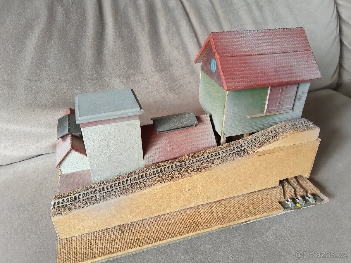 Továrna k vláčkům - 2