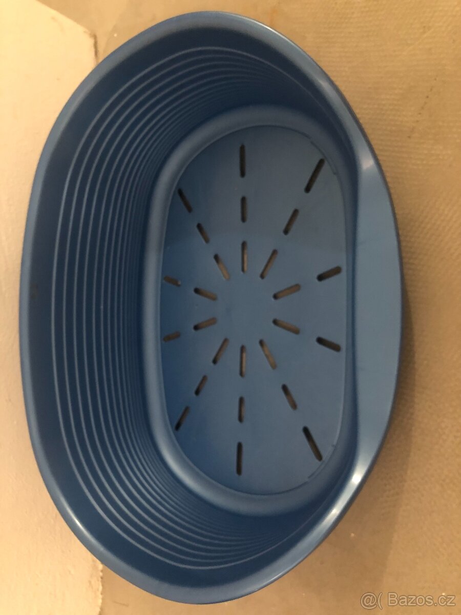 Plastový pelech pro psa - 2