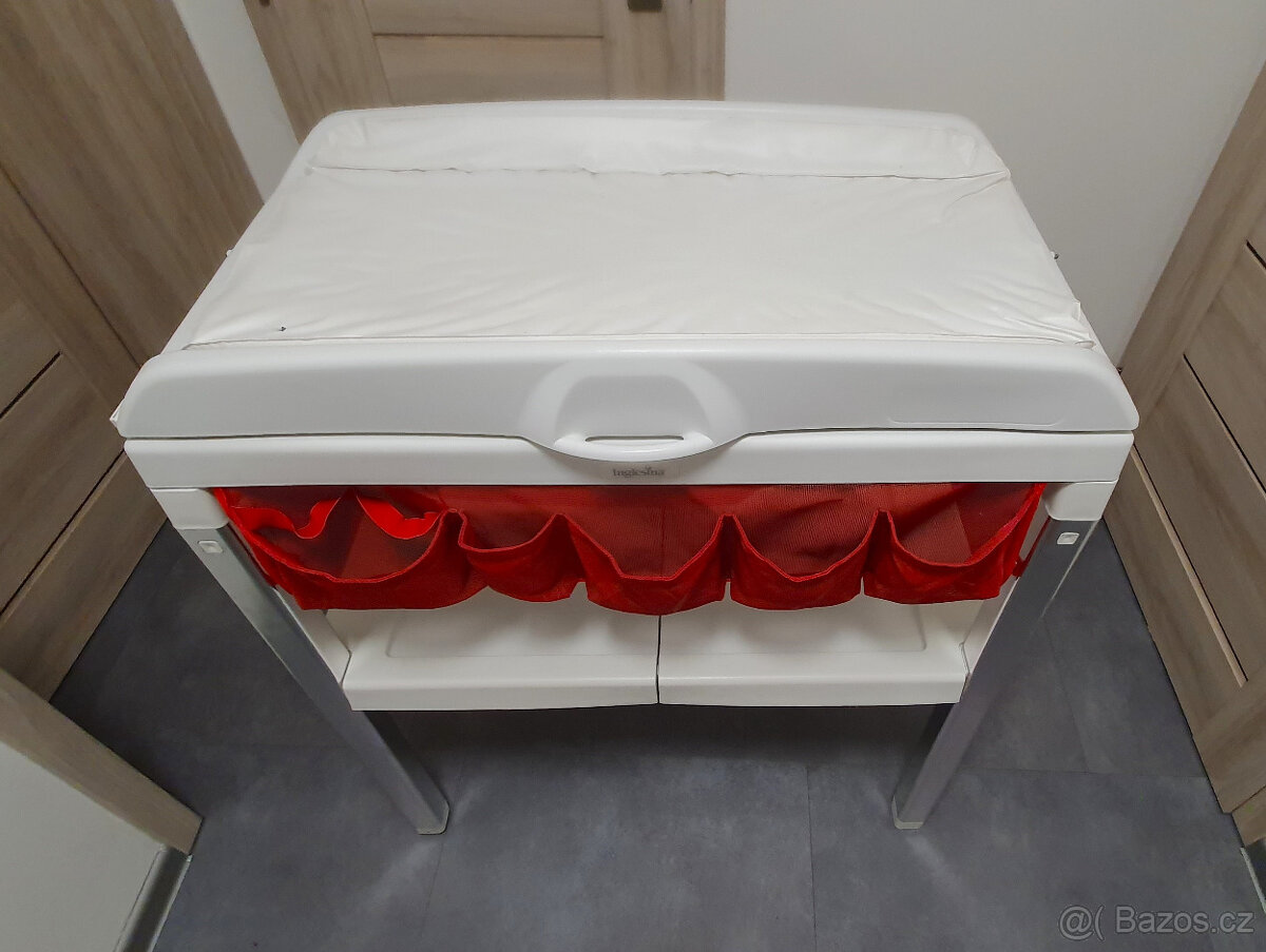 Přebalovací pult s vaničkou Inglesina. - 2