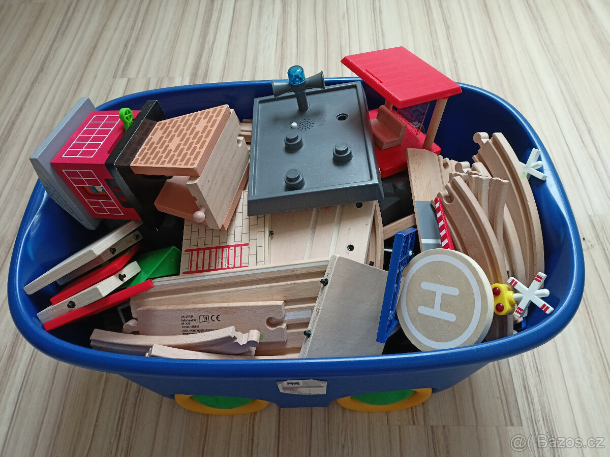 Dřevěné koleje, mosty, mašinky, auta - 2