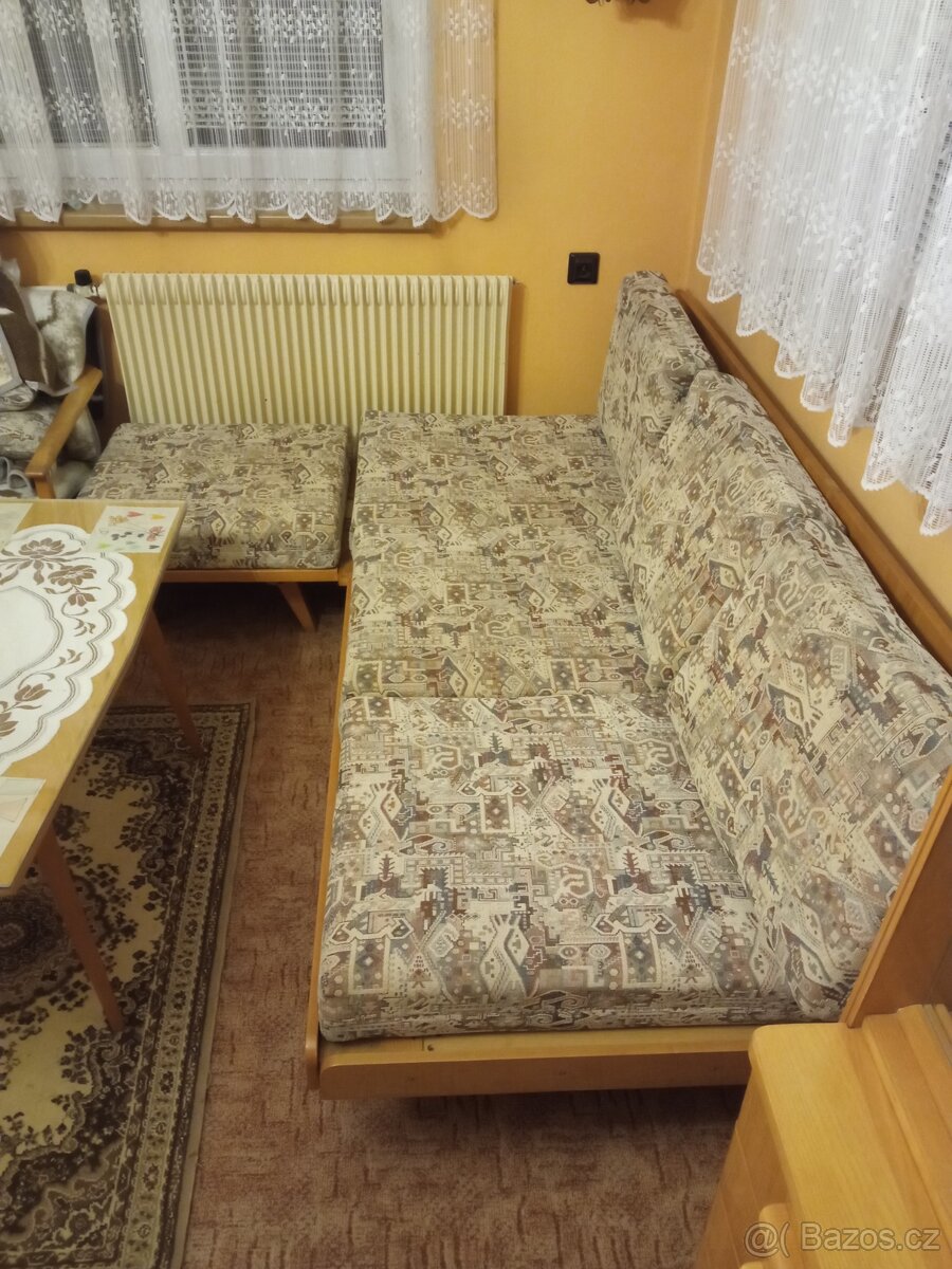 Starý rozkládací gauč - 2