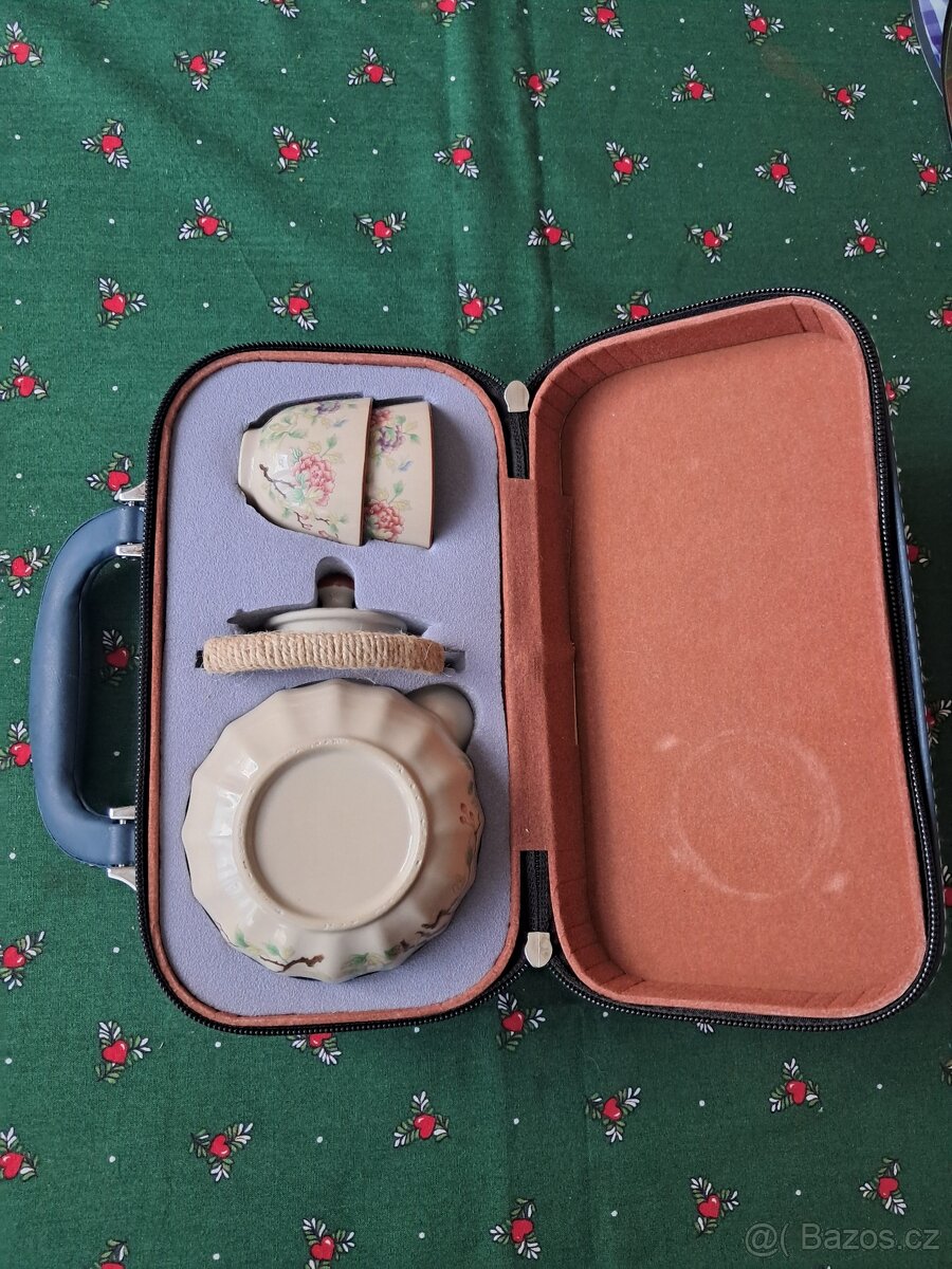 Prodám keramický set v kufříku - 2