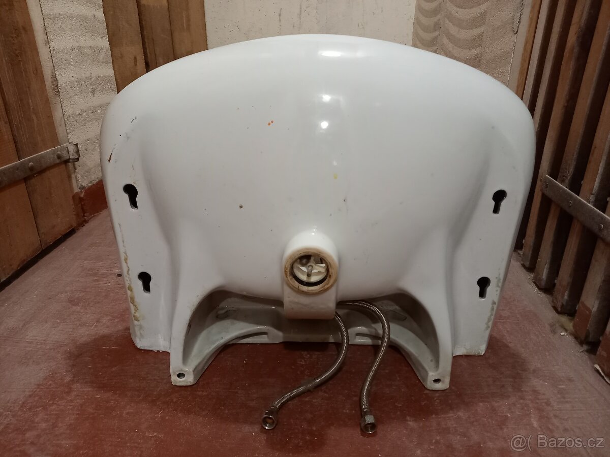 Umyvadlo s baterií - 2