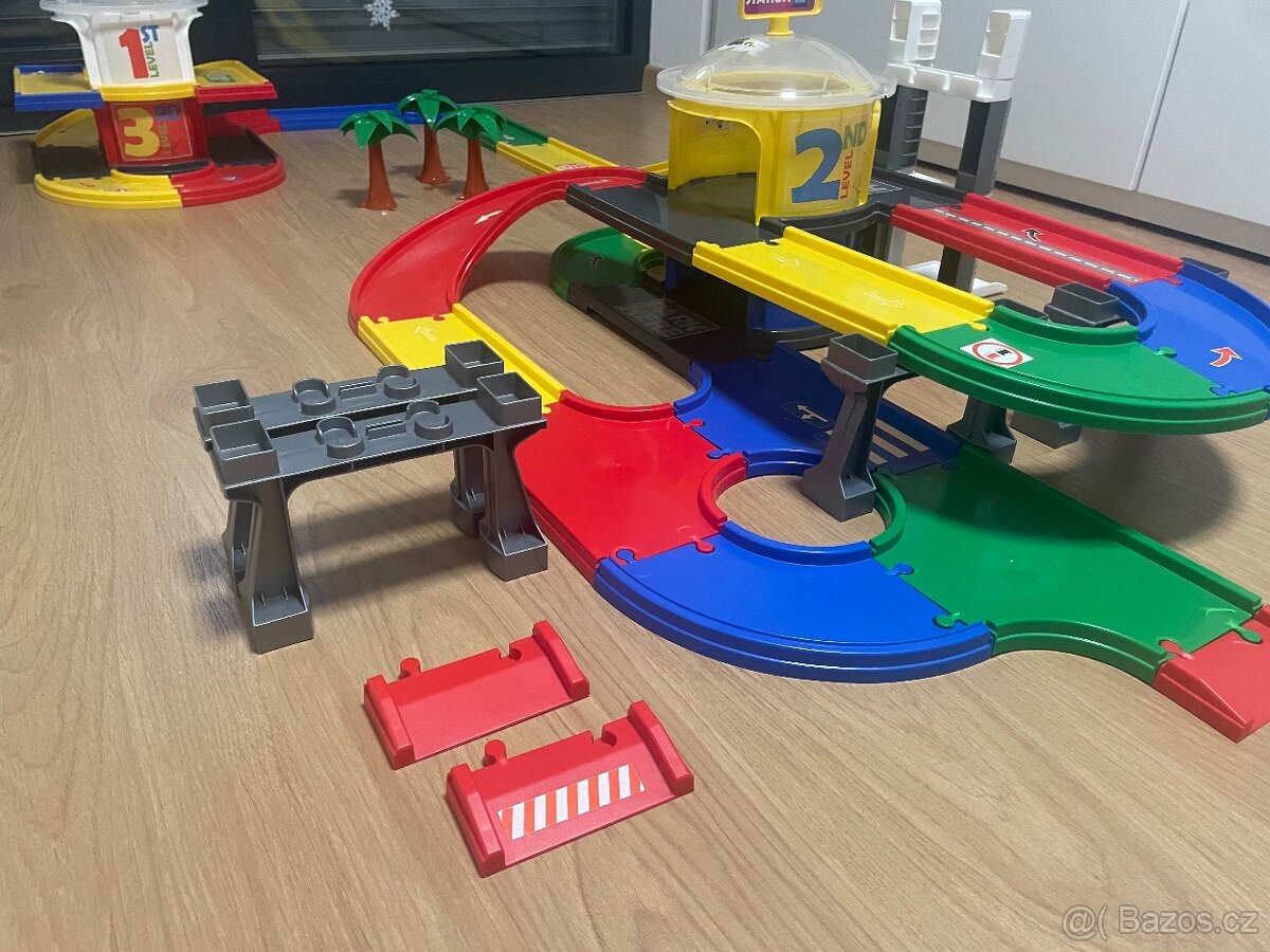 Autodráha s garazi - 2