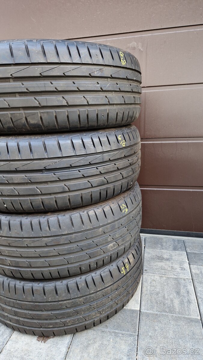 205/55 R17 letni hankook 6.8mm - 2