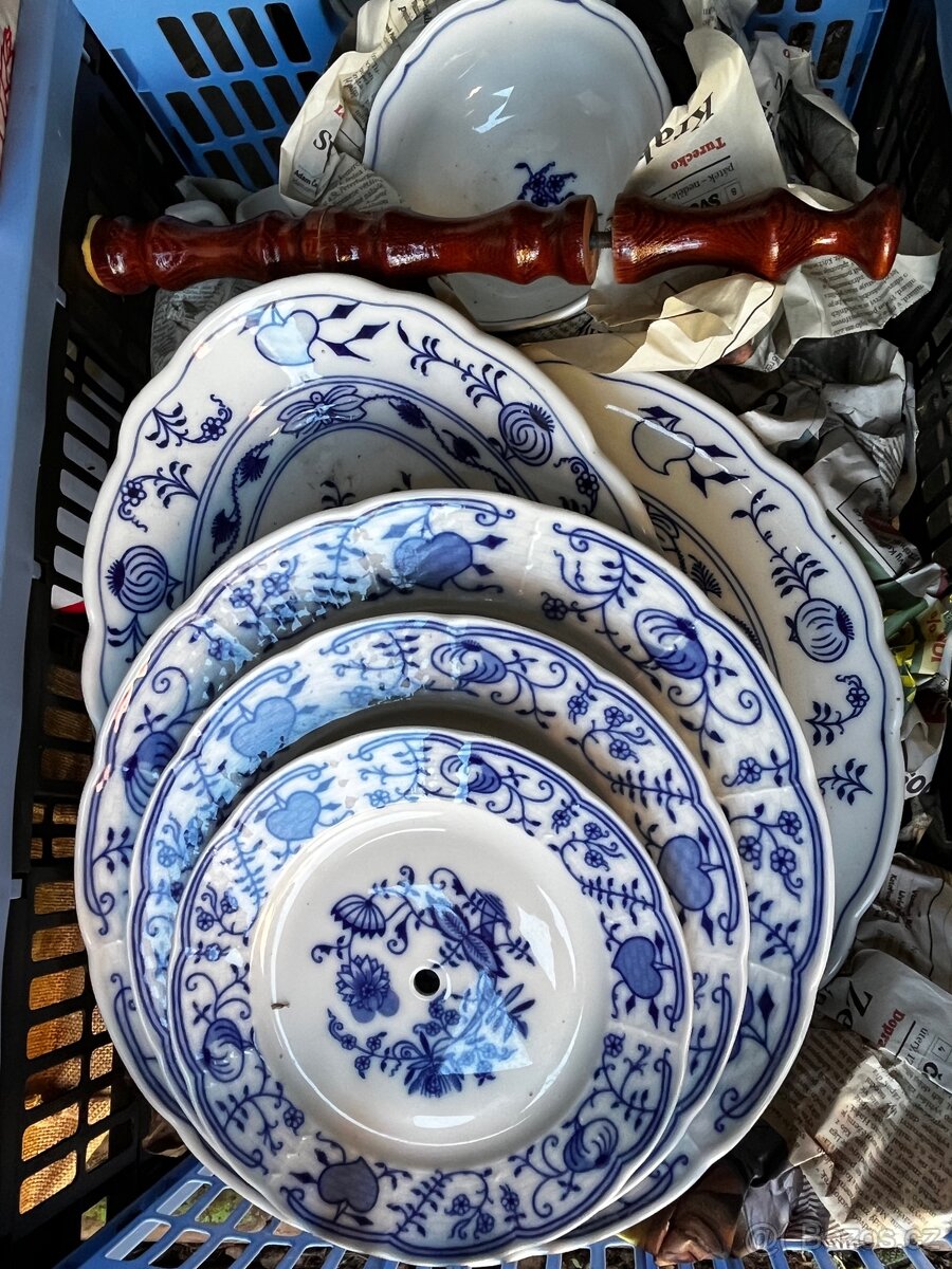 Sada porcelánu (cibuláků). - 2