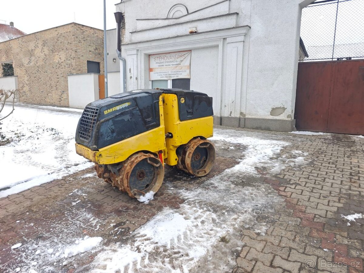 Válec ježkový Bomag BMP 8500 Kompaktor - dálkové ovládání - 2