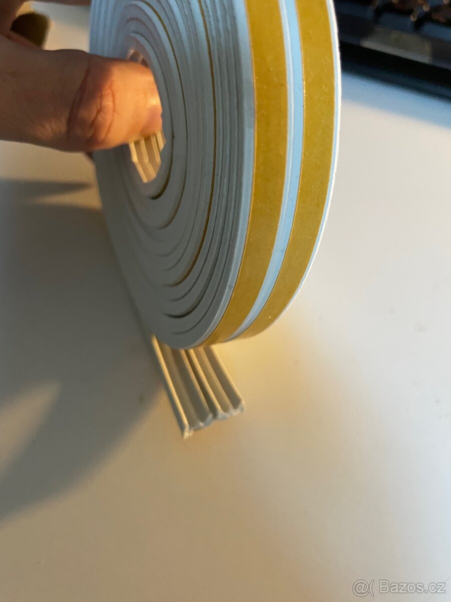 Těsnění do oken Fost bílé, E profil, 6m - 2