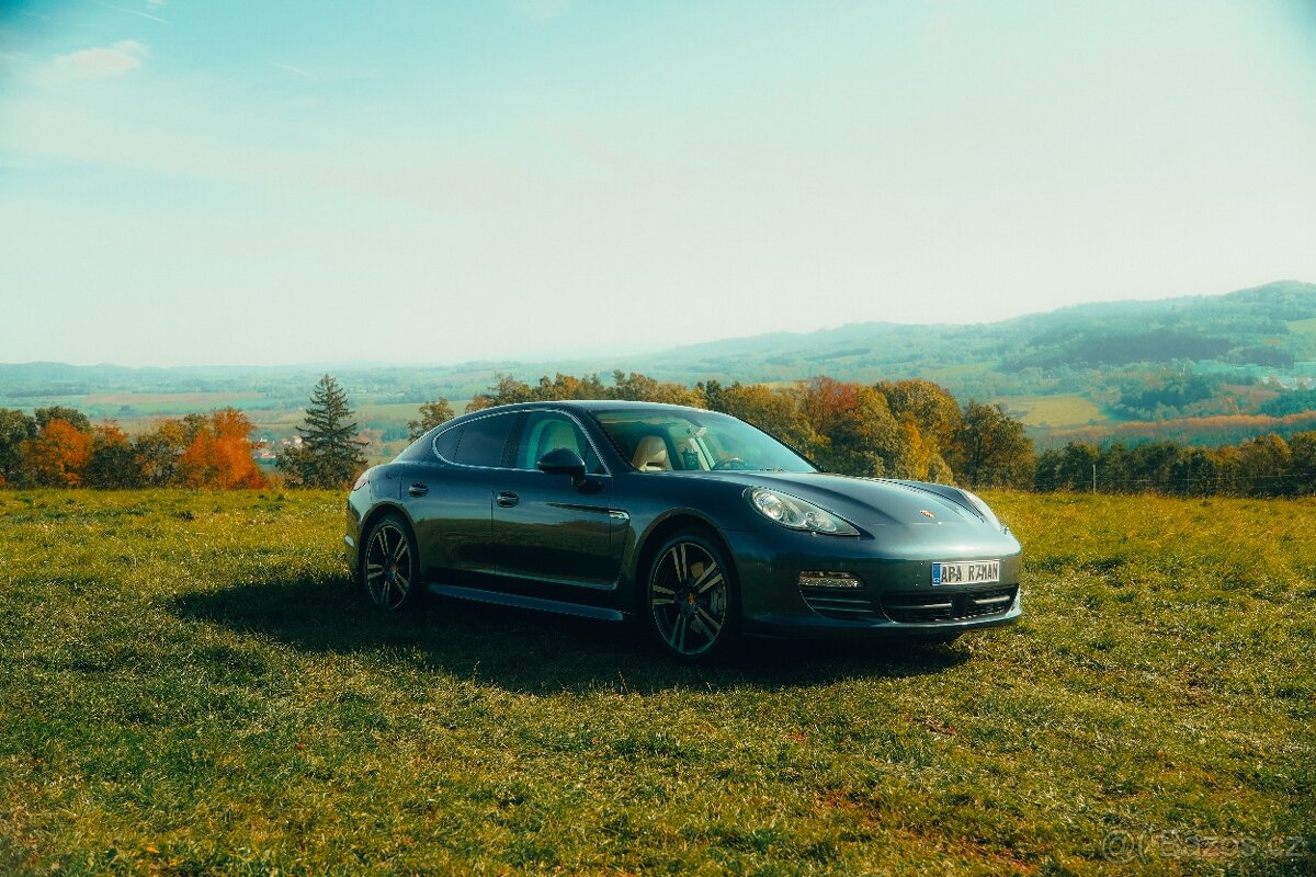 PORSCHE PANAMERA 4S 400HP V8 - 2