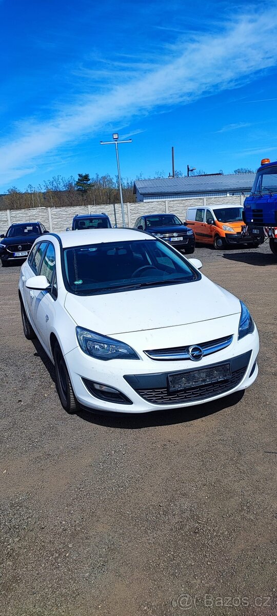 Opel Astra J 1.6 CDTi - 2
