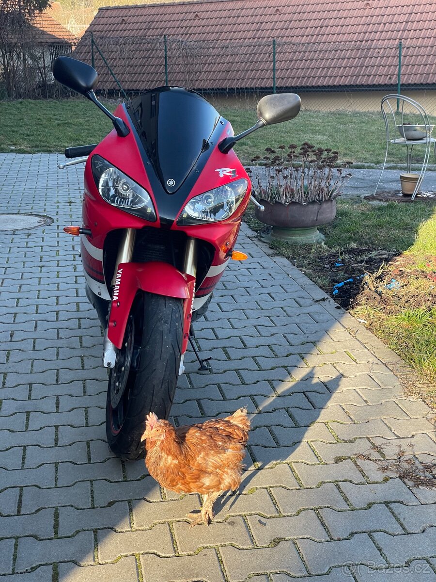 Prodám Yamaha YZF-R1 (2000) – ikonická červeno-bílá edice, z - 2