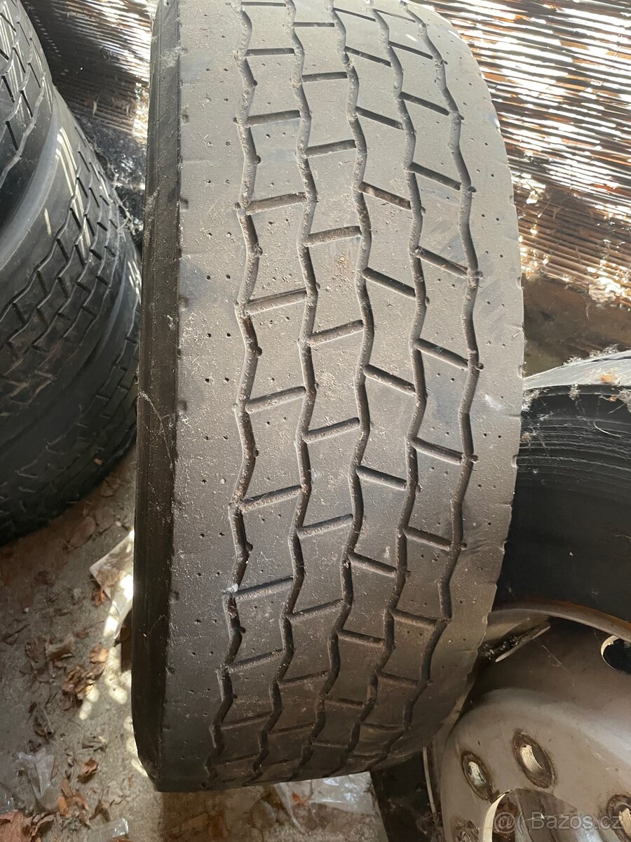315/70 R22,5 sada 4 kusy - 2