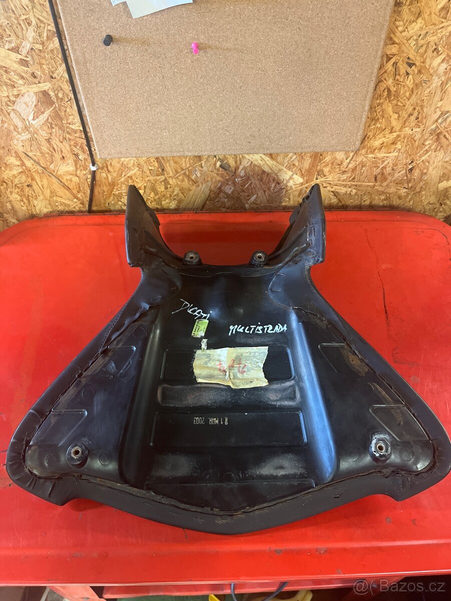 Sedačka Ducati Multistrafa - 2