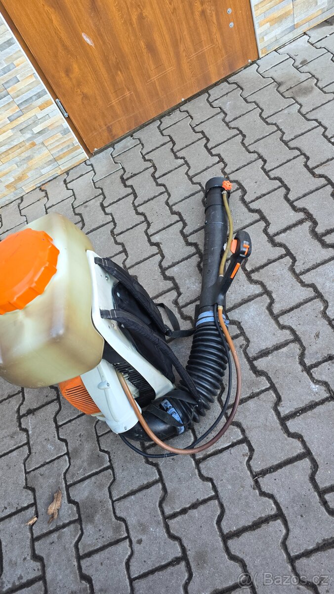 Postřikovač stihl SR430 - 2