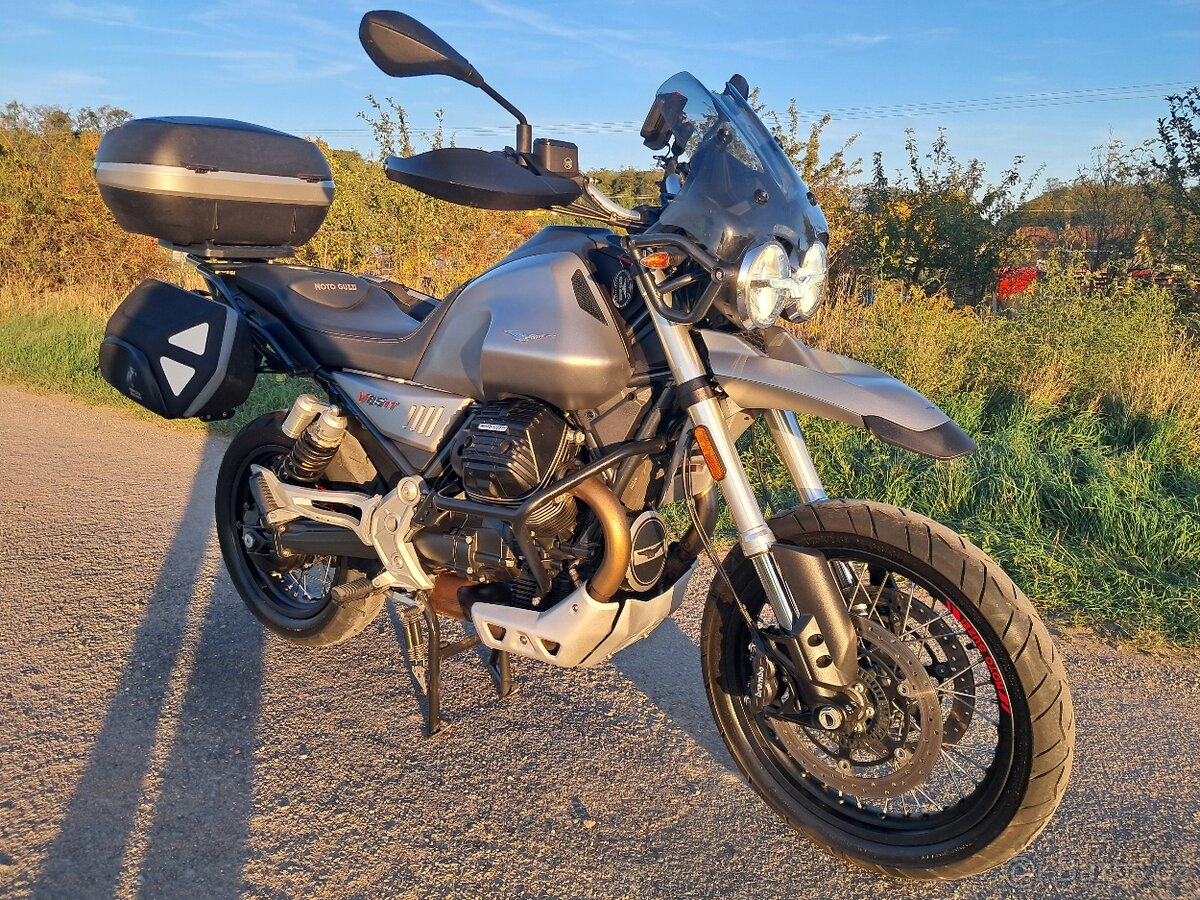 Moto Guzzi V 85 TT abs - 2