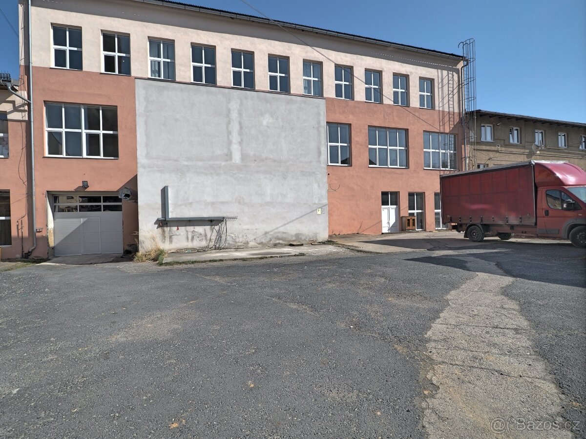 Pronájem obchodních prostor 322 m² - 2