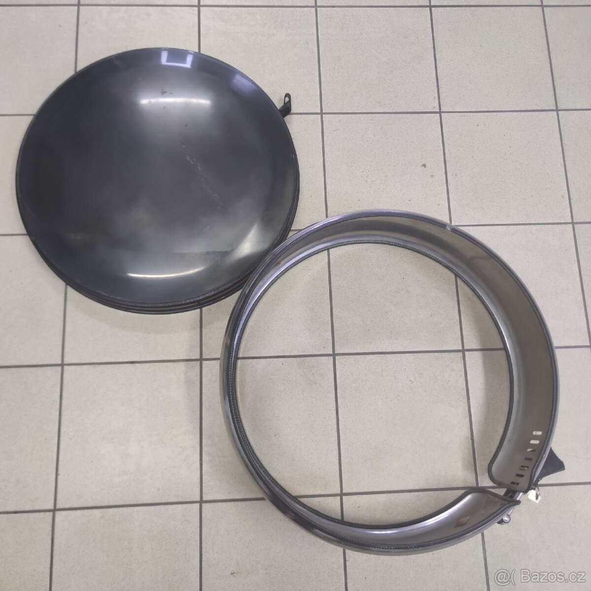 Kryt rezervy Suzuki Jimmy