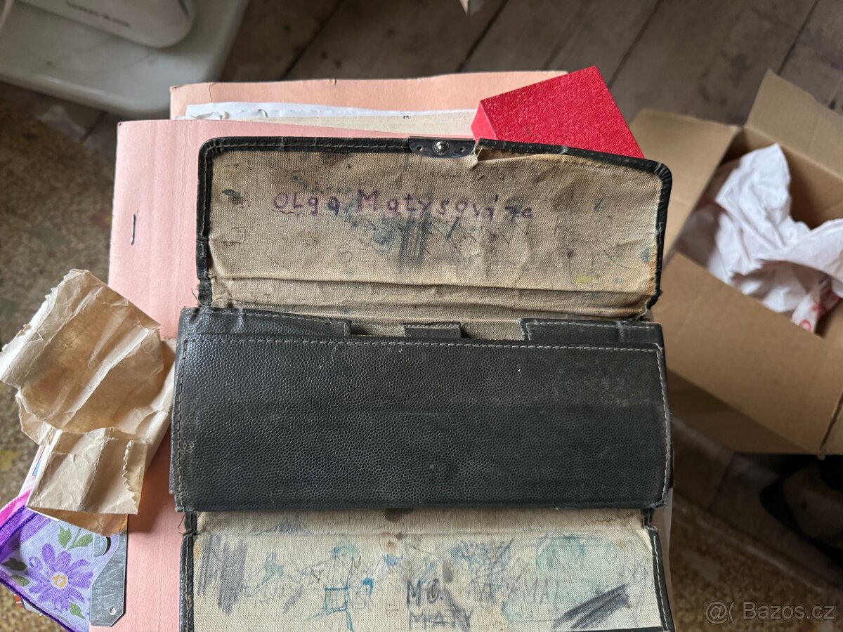 Retro kozeny penal - 2