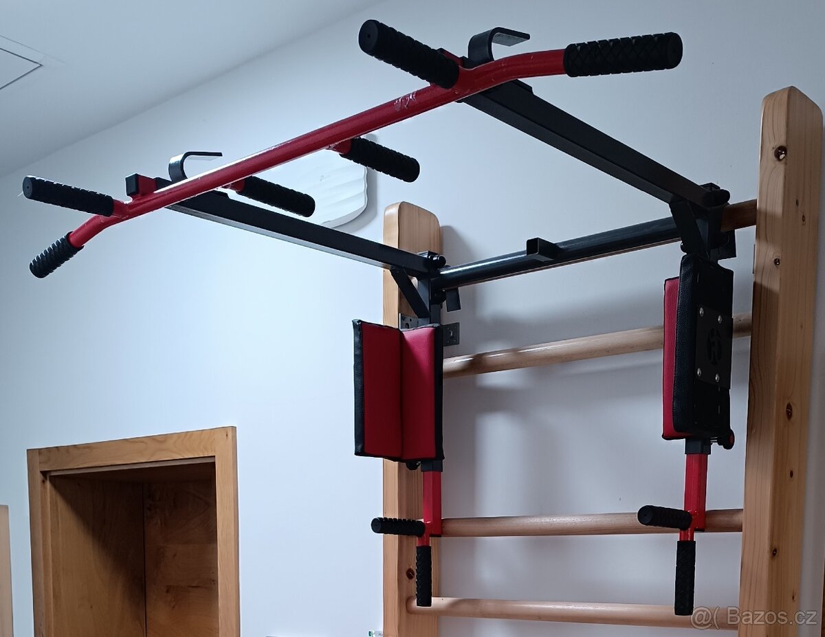 Posilovací hrazda k zavěšení na žebřiny - 2