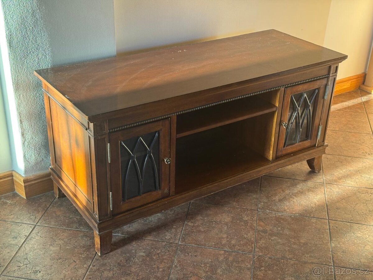 Komoda stolek - 2
