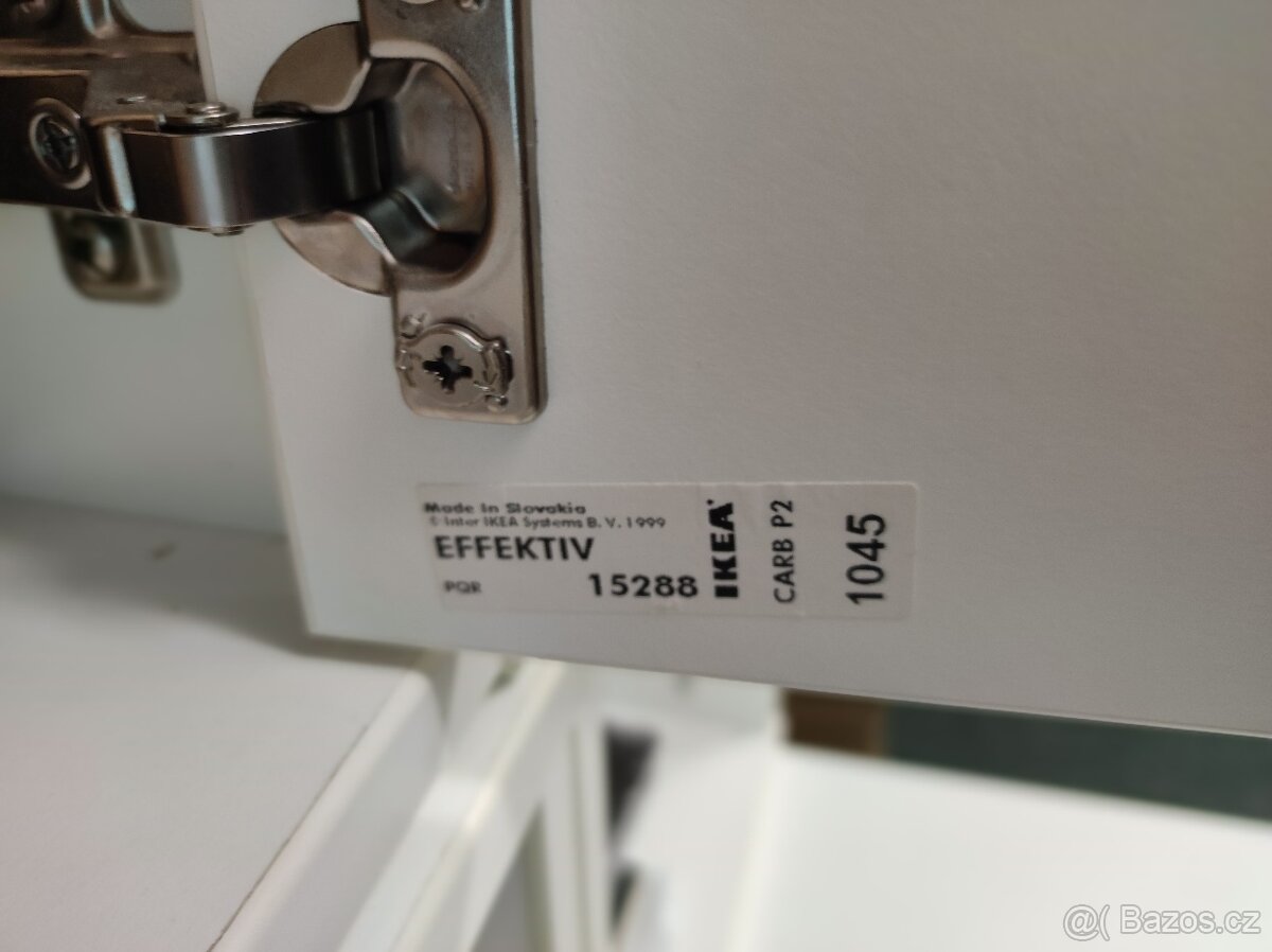 Prodám nábytkovou sestavu závěsných skříněk IKEA - 2
