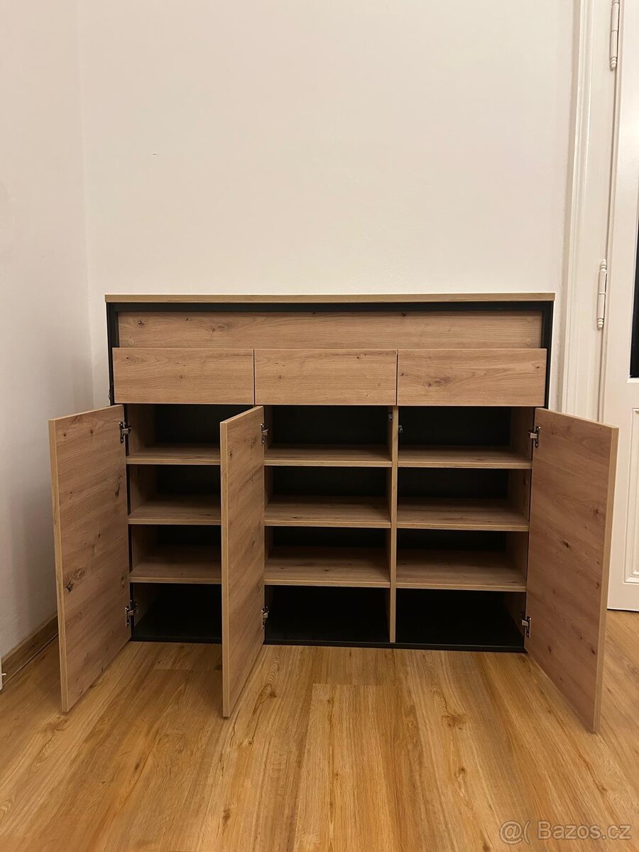 Botník - dřevěný - 2