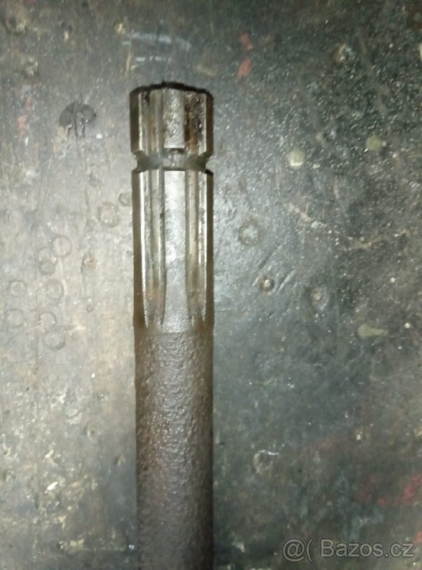 Koupím tuto poloosu na wartburg. - 2