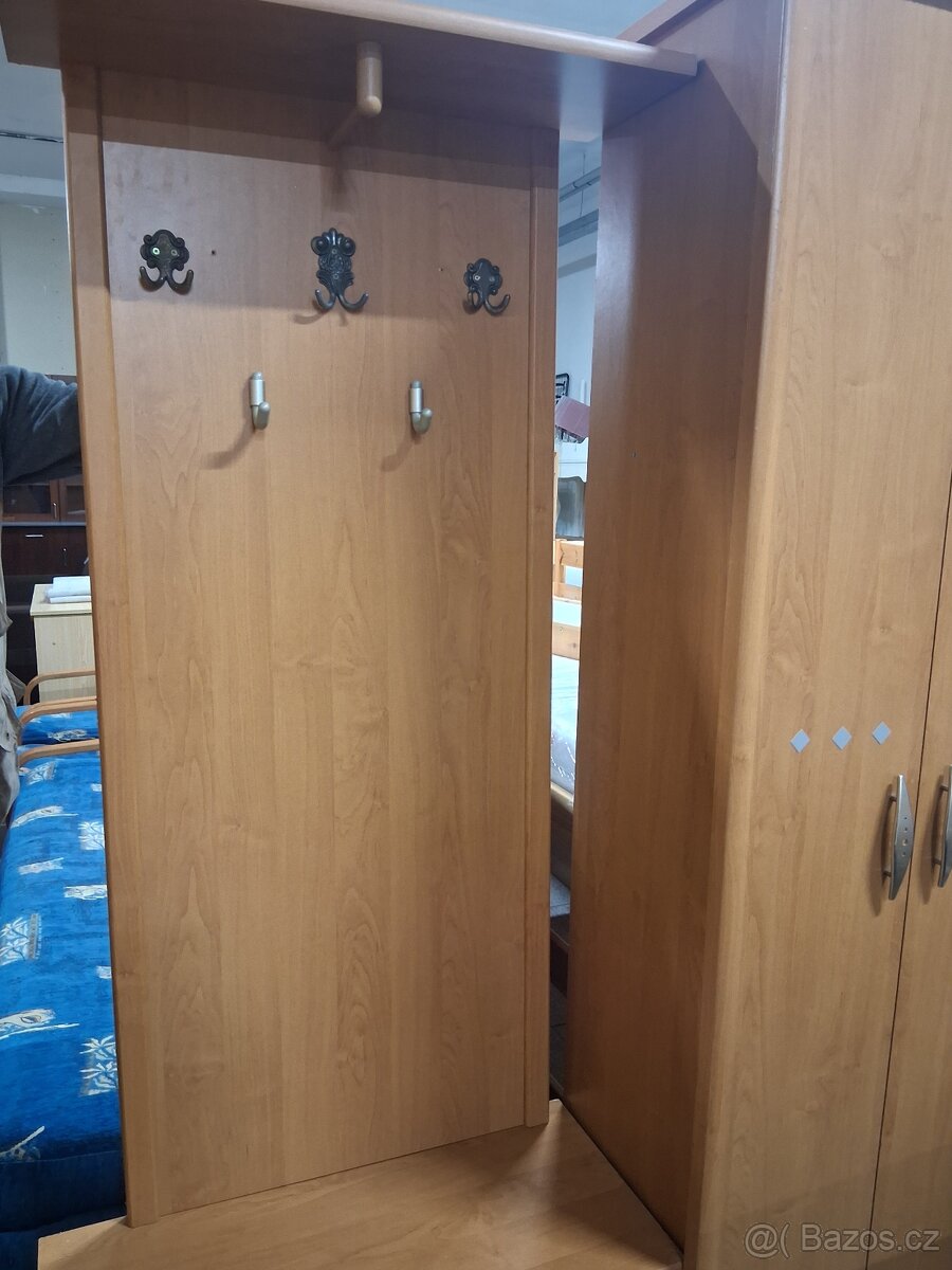 Stěna do předsíně lamino tmavá třešeň - 2