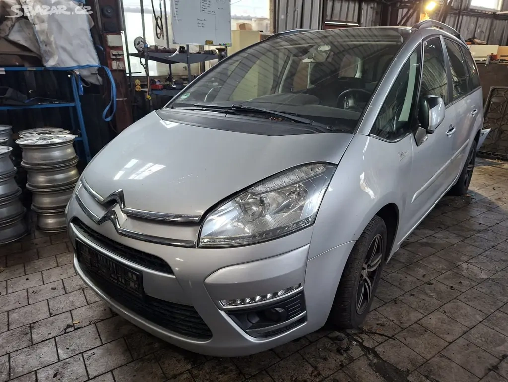 Levý přední blatník citroen c4 picasso stříbrný - 2