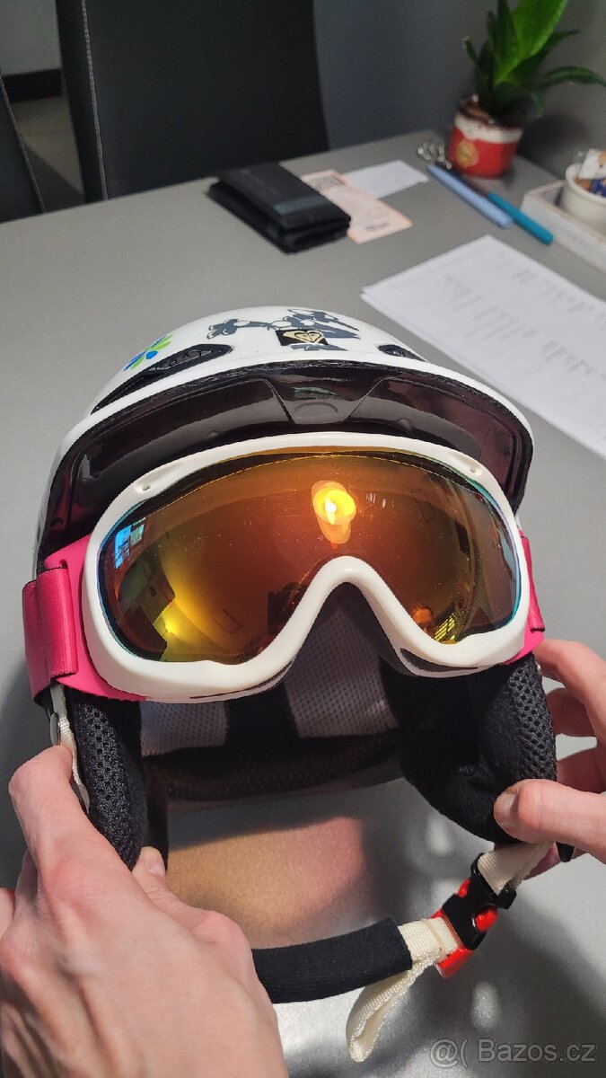 Dámská, dívčí lyžařská helma a brýle - 2