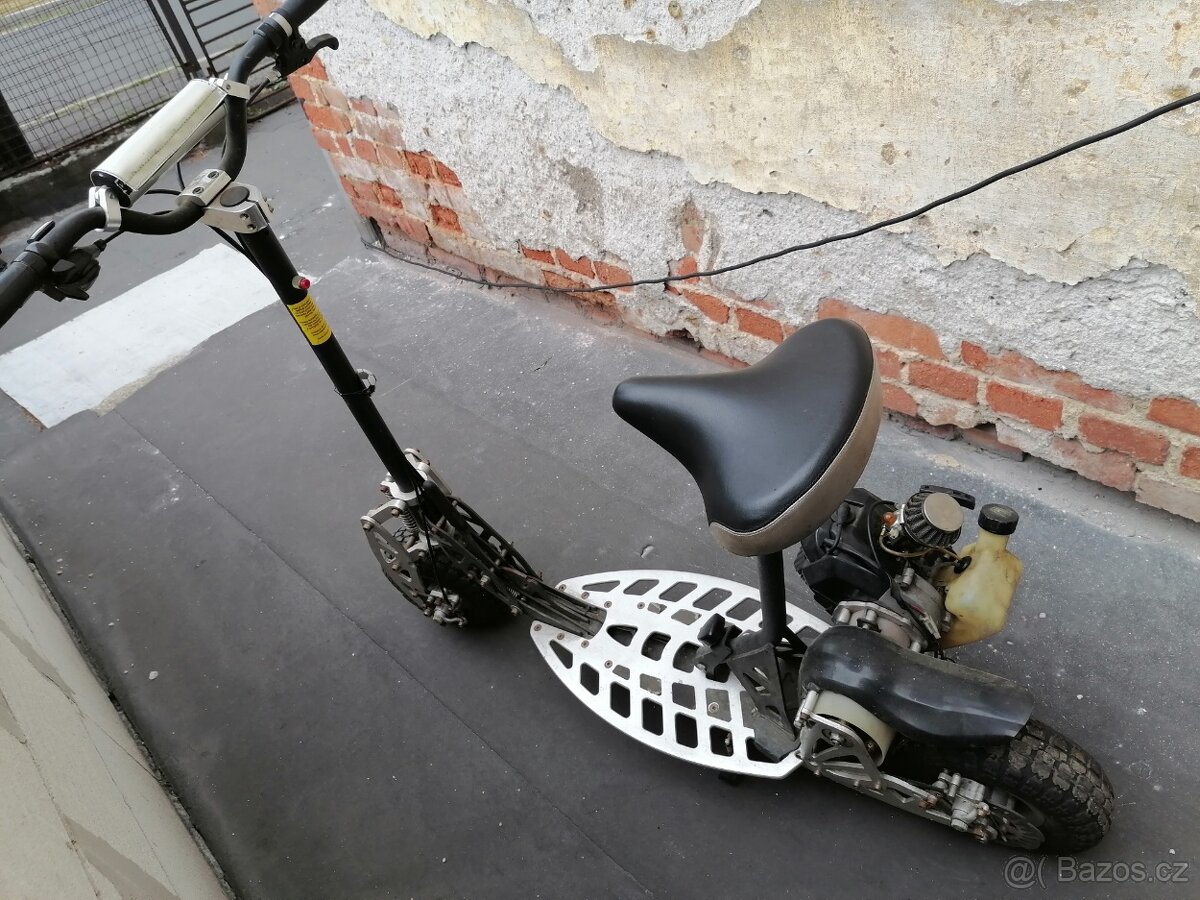 Benzínová koloběžka - 2