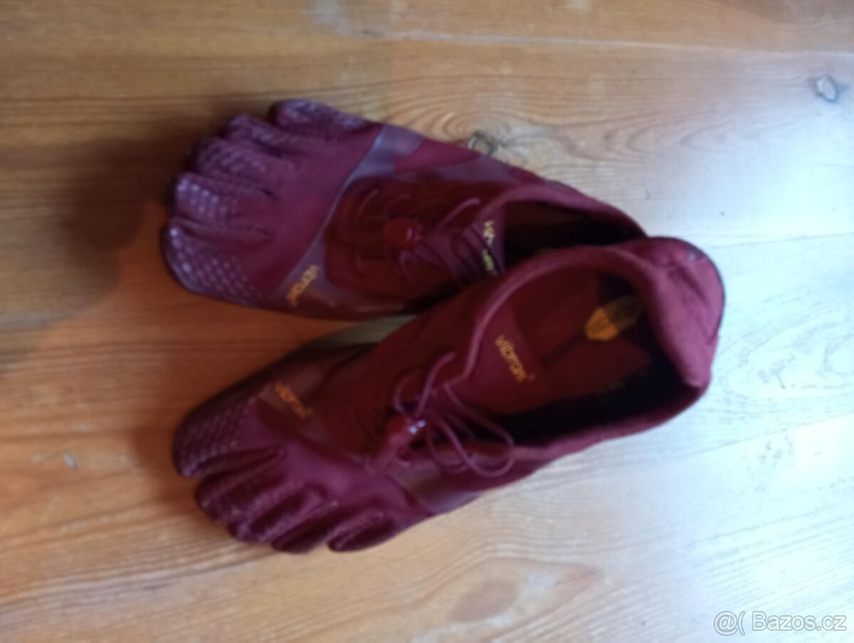 Vibram FiveFingers - 2
