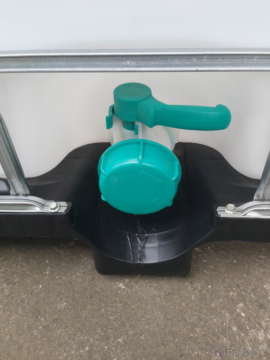 IBC nádrž 1000L - 2