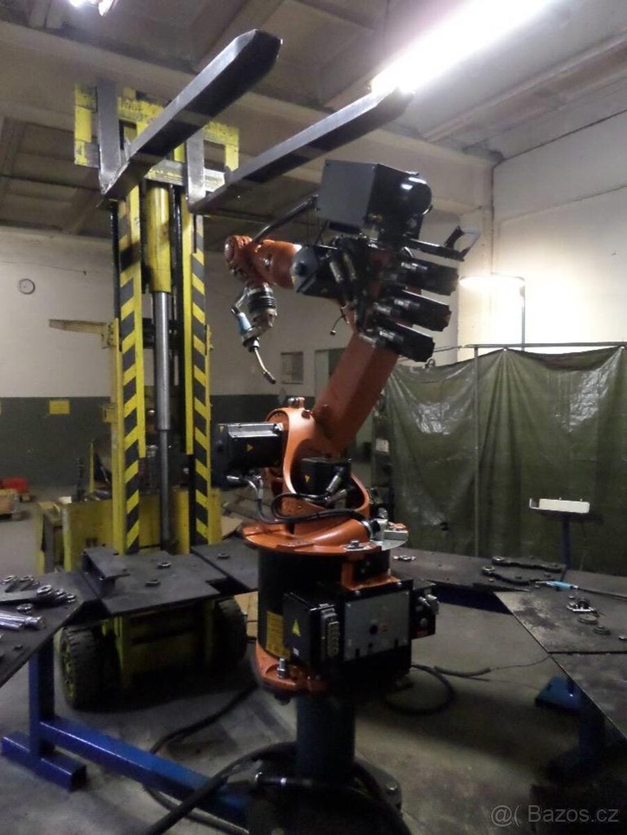 Robot KUKA (8222) - 2