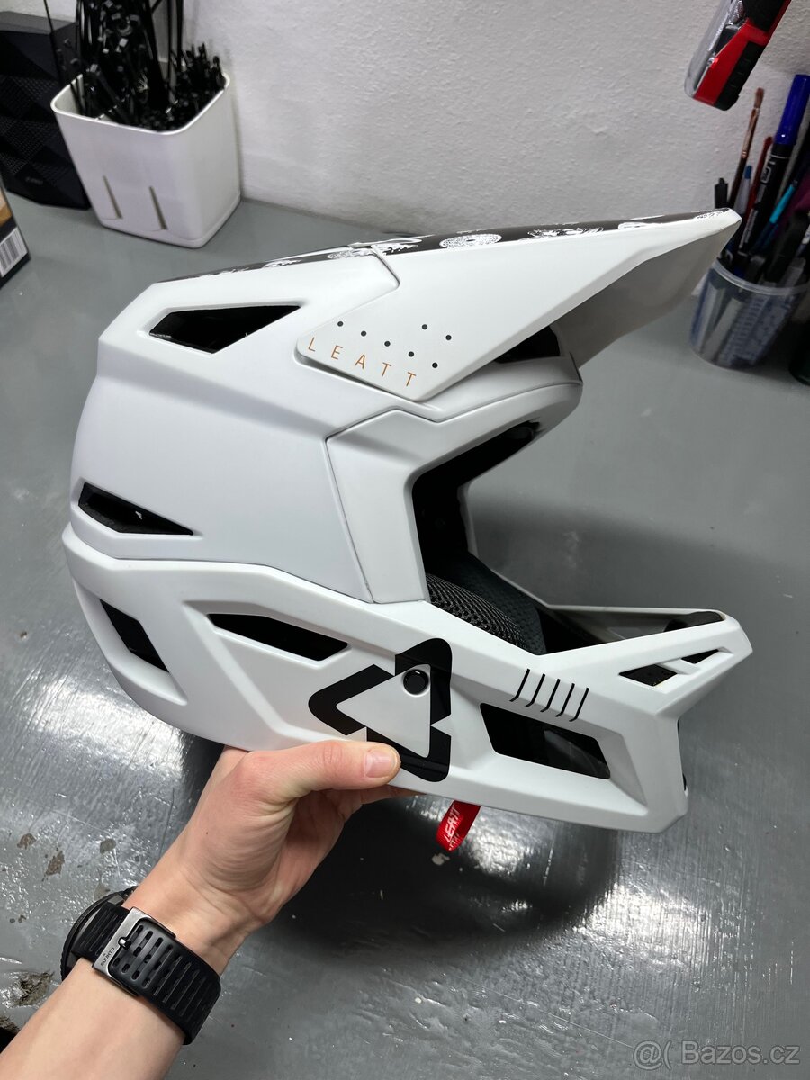 Leatt MTB helma 4.0 - 2