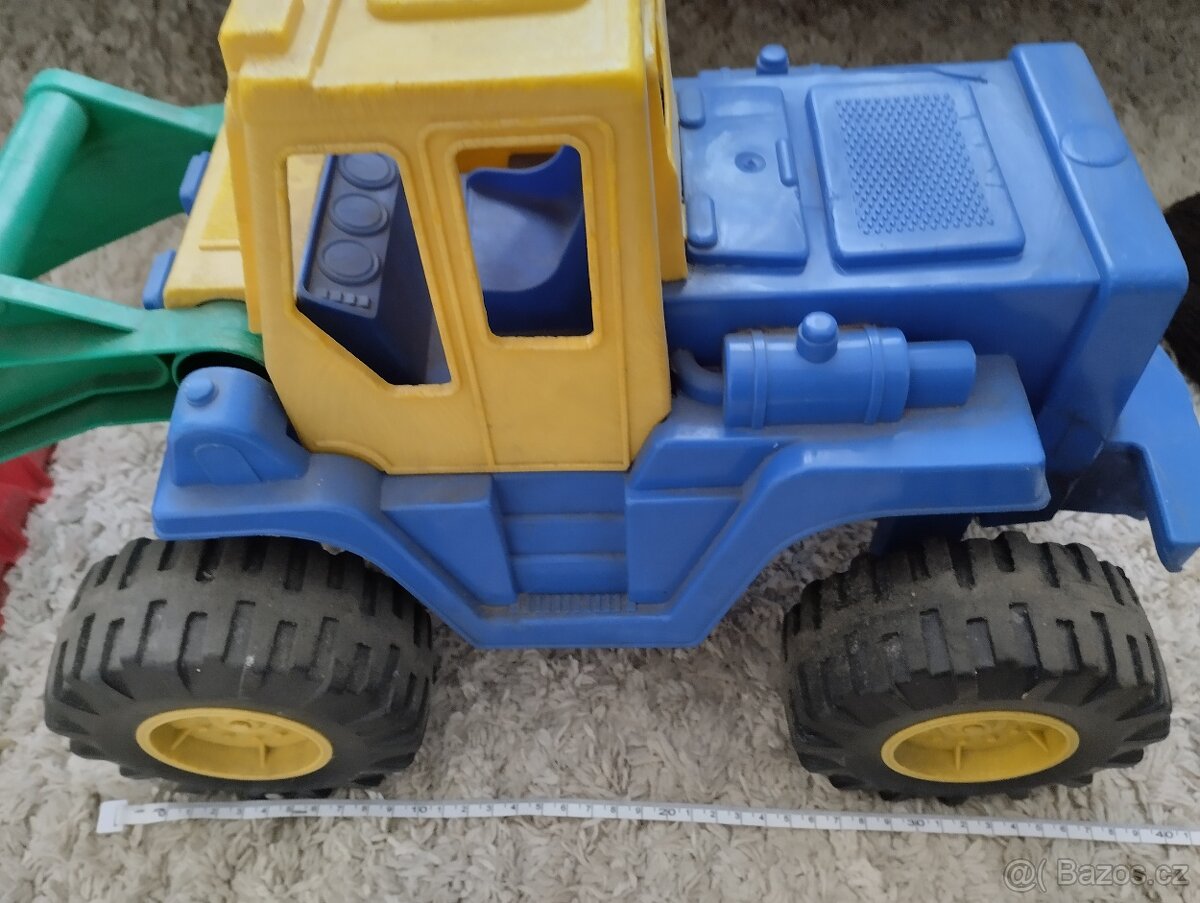 Traktor na pískoviště - 2