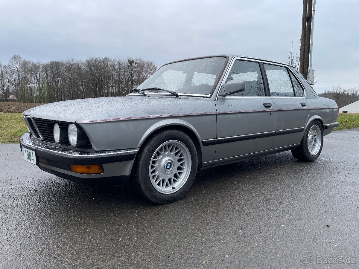 BMW 520i E28 - 2