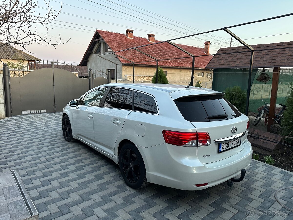 Toyota Avensis 2014 - 2