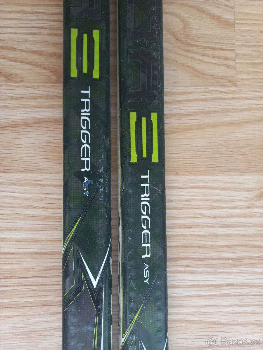Hokejky CCM Trigger ASY, flex 80, pravé - 2